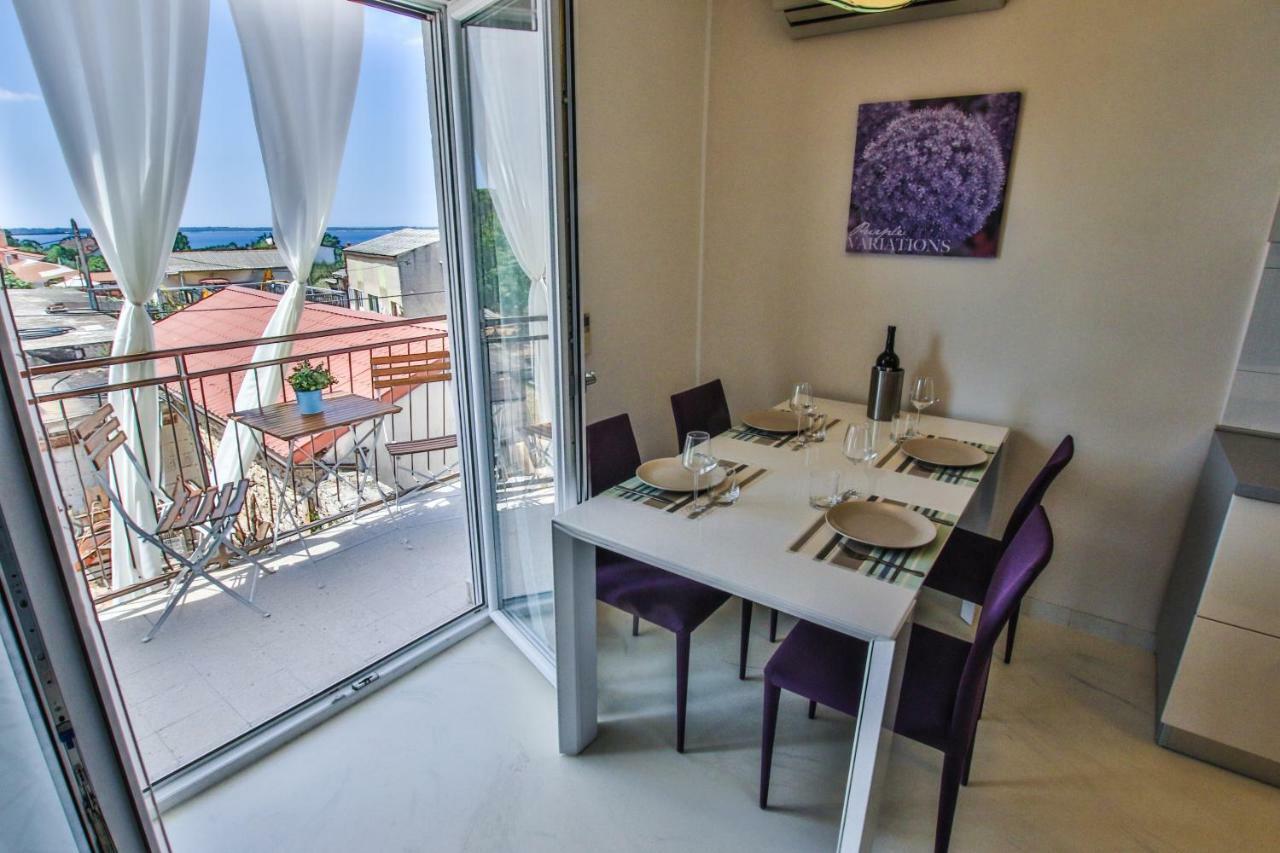 Family Beach Apartments Peroj Extérieur photo