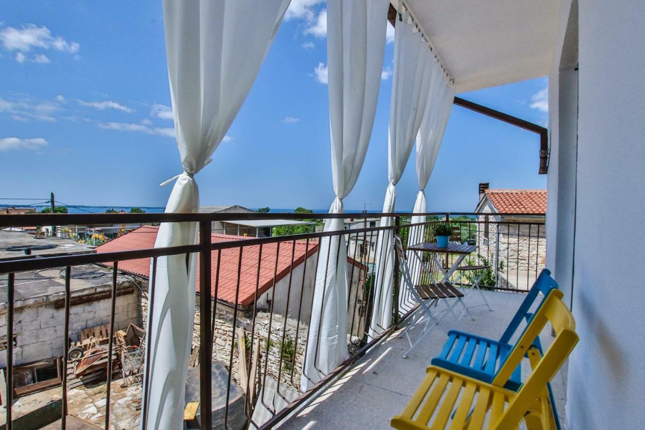 Family Beach Apartments Peroj Extérieur photo